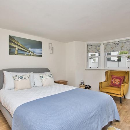 Spacious Seaside Escape In The Heart Of Deal, 4 Mins From The Beach Exteriér fotografie