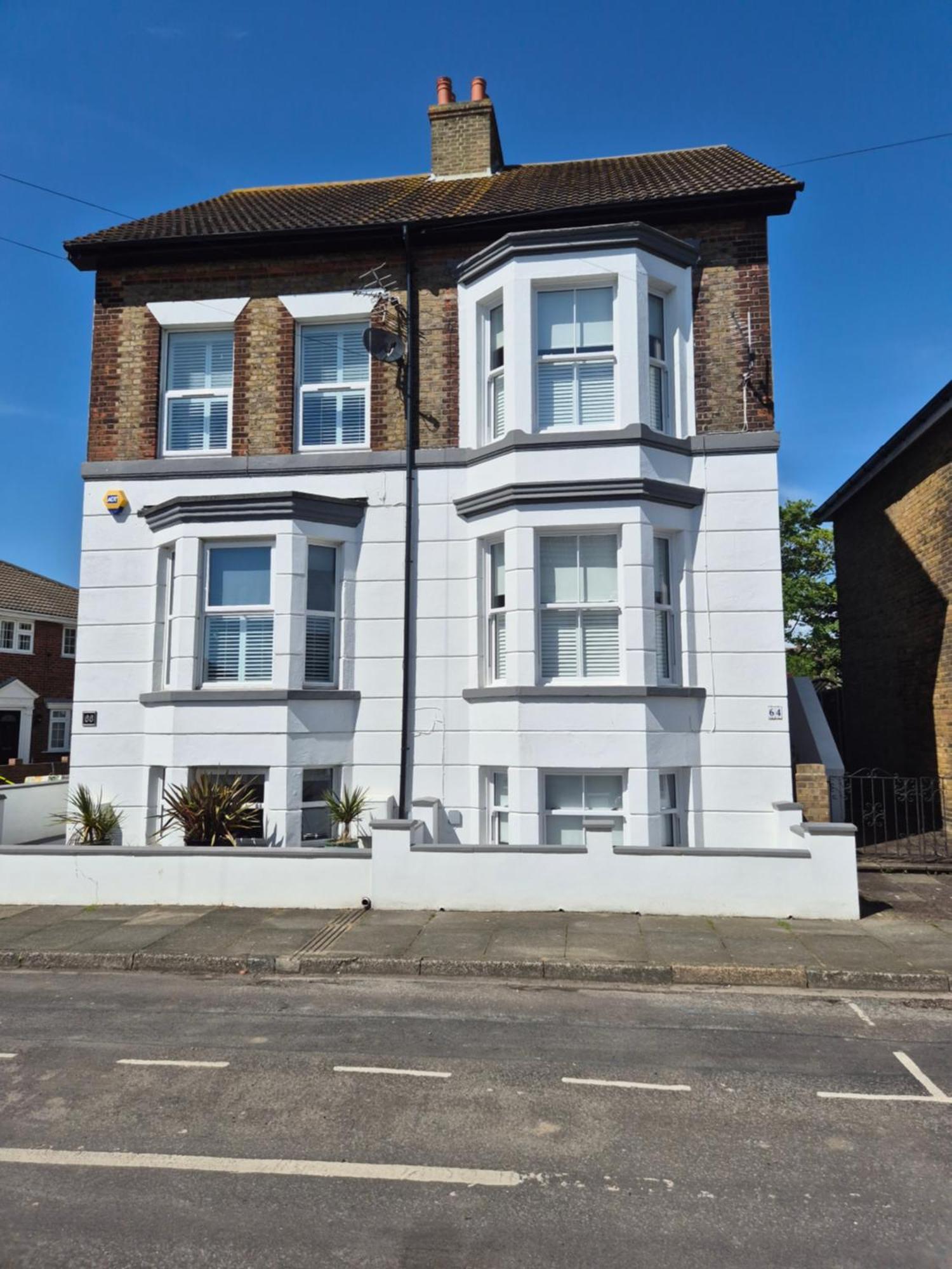 Spacious Seaside Escape In The Heart Of Deal, 4 Mins From The Beach Exteriér fotografie