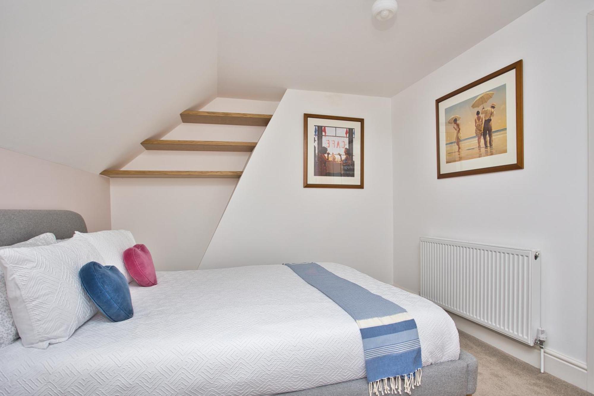 Spacious Seaside Escape In The Heart Of Deal, 4 Mins From The Beach Exteriér fotografie